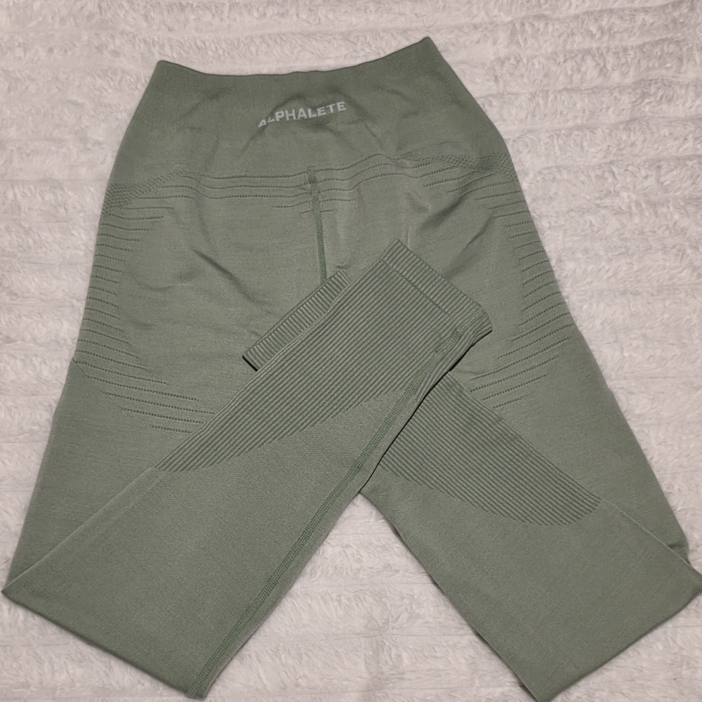 Alphalete Ozone Leggings - Picture 3 of 4
